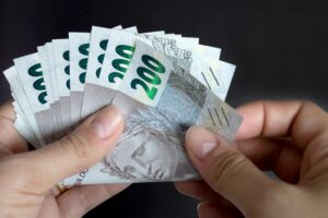 ccj-aprova-proibicao-de-dinheiro-em-especie-na-compra-e-venda-de-imoveis